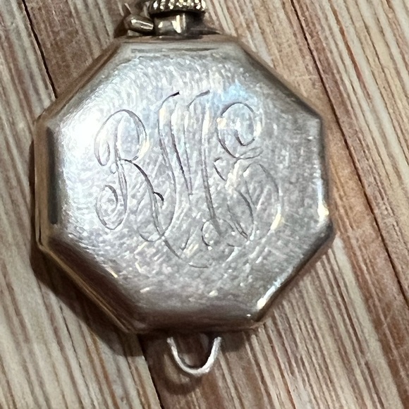 hallmark vintage watch- running - Picture 6 of 6